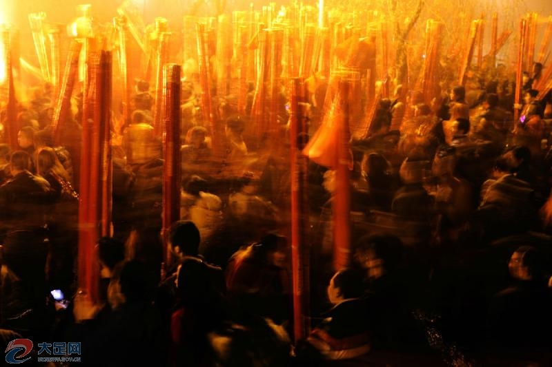 重庆大足宝顶香会之九(人潮涌动的香客).jpeg